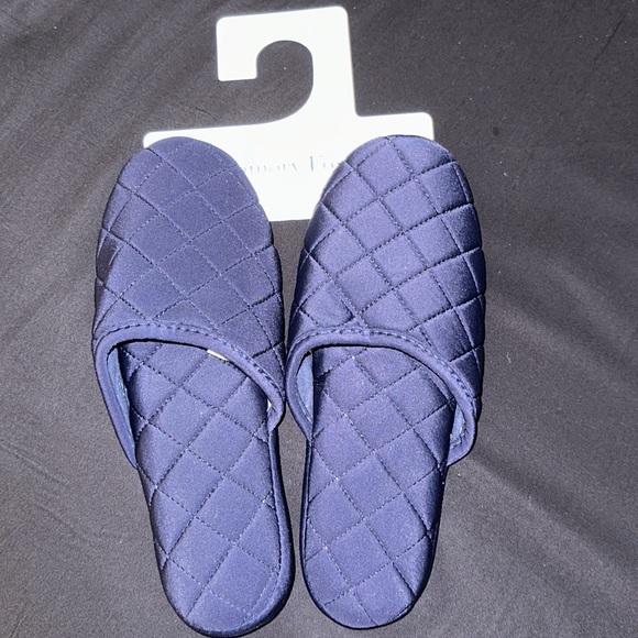 Slippers. - Picture 2 of 4